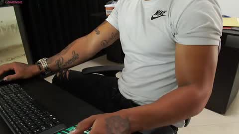 ig aaron hunter123 online show from 09/10/25, 06:08