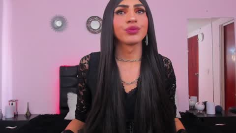 Abbigail Fuster  online show from 01/23/25, 02:17