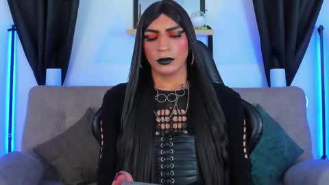 Abbigail Fuster  online show from 05/22/26, 12:00