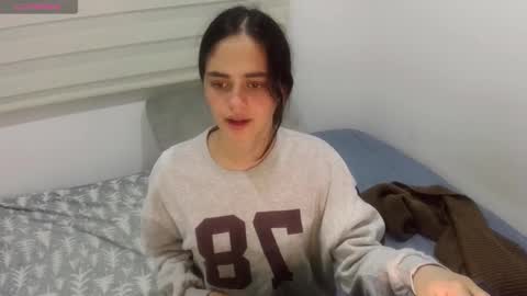 Snapshot of abby_jensen chatting on 09/25/25, 03:21 abby jense online show from 09/25/25, 03:21