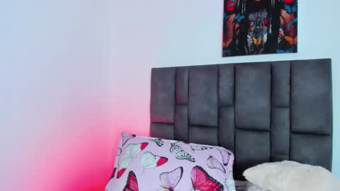 Snapshot of abby_jones2 chatting on 10/18/25, 03:42 abby jones online show from 10/18/25, 03:42