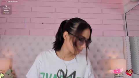 Snapshot of abby_joule chatting on 11/13/25, 03:00 Abby online show from 11/13/25, 03:00