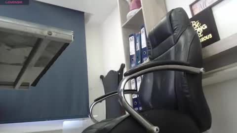 Vannesa online show from 09/18/25, 11:12