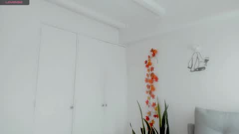 Snapshot of abbyada chatting on 11/19/25, 02:50 Laura online show from 11/19/25, 02:50