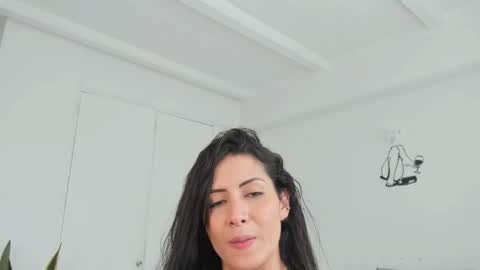 Laura  online show from 04/30/26, 08:57
