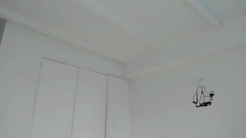 Laura  online show from 06/10/26, 11:03