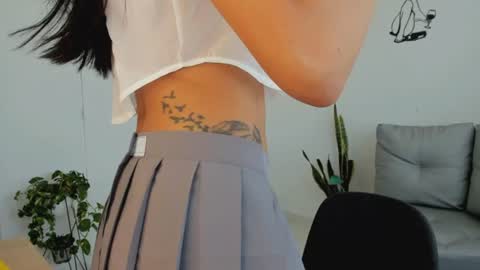 Laura  online show from 06/11/26, 05:22