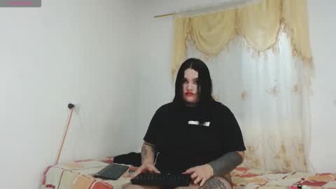 abbyhiltton online show from 10/28/25, 05:55