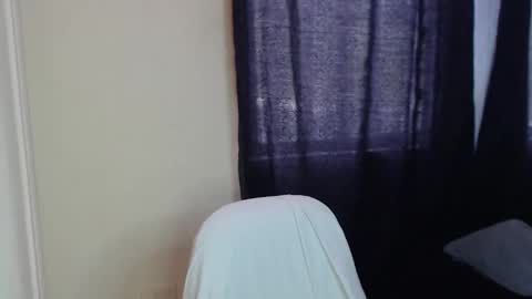 Snapshot of abbyjacksonn_ chatting on 02/06/25, 03:41 ABBY online show from 02/06/25, 03:41