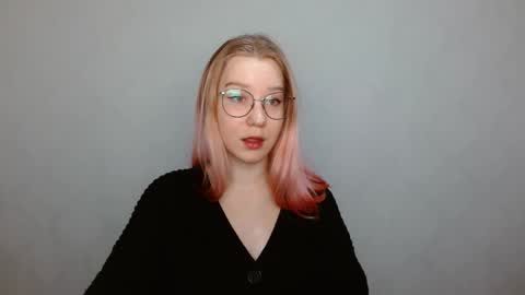 Snapshot of abbymoore__ chatting on 12/16/24, 09:03 Abby Lovense is active online show from 12/16/24, 09:03