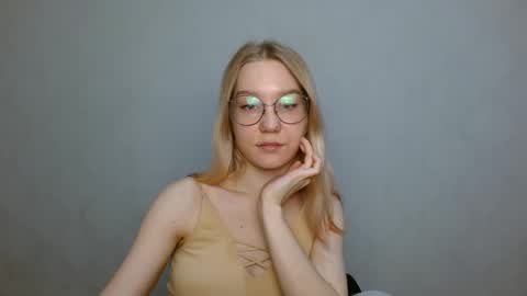 Snapshot of abbymoore__ chatting on 01/23/25, 12:41 Abby Lovense is active online show from 01/23/25, 12:41