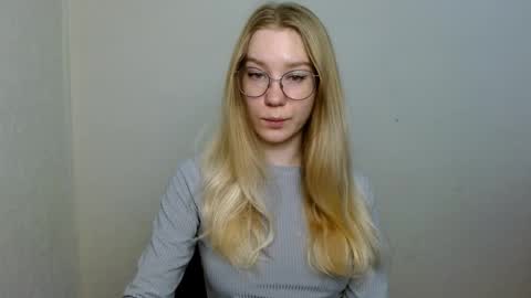 Snapshot of abbymoore__ chatting on 11/11/25, 08:47 Abby Lovense is active online show from 11/11/25, 08:47