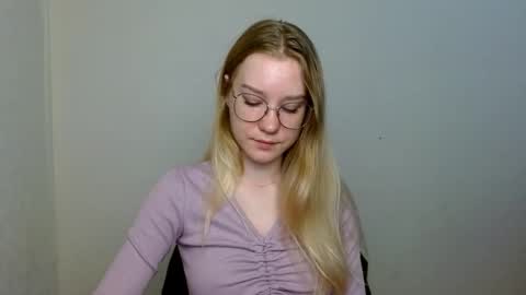 Snapshot of abbymoore__ chatting on 11/15/25, 09:39 Abby Lovense is active online show from 11/15/25, 09:39