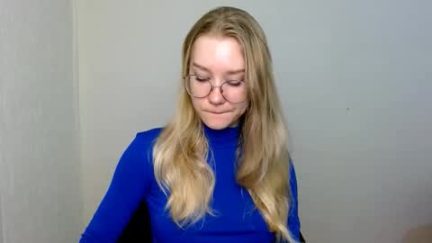 Snapshot of abbymoore__ chatting on 11/26/25, 09:10 Abby Lovense is active online show from 11/26/25, 09:10