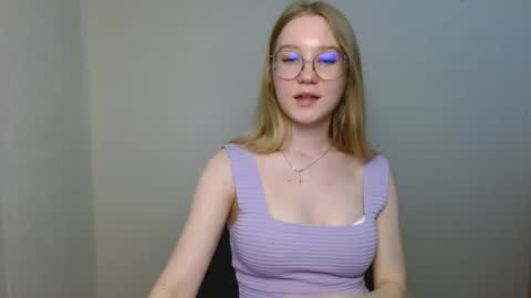 Abby Lovense is active online show from 03/10/26, 03:50