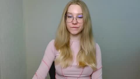 Abby Lovense is active online show from 03/18/26, 10:18