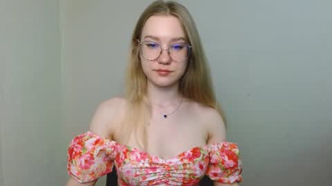 Snapshot of abbymoore__ chatting on 07/07/26, 10:08 Abby Lovense is active online show from 07/07/26, 10:08