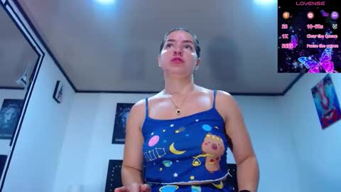 Snapshot of abbyshinne chatting on 11/04/25, 12:59 abbyshinne online show from 11/04/25, 12:59