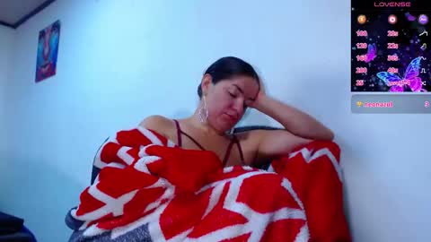 Snapshot of abbyshinne chatting on 11/13/25, 03:11 abbyshinne online show from 11/13/25, 03:11