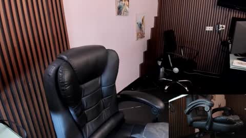 Abby Stones online show from 10/21/25, 10:27