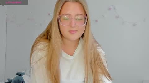 Abby    Stream at Sat  Sun  Mon  Fri online show from 09/20/25, 01:45