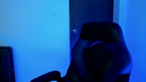 Independence model AbelAsburgo online show from 12/20/24, 02:41