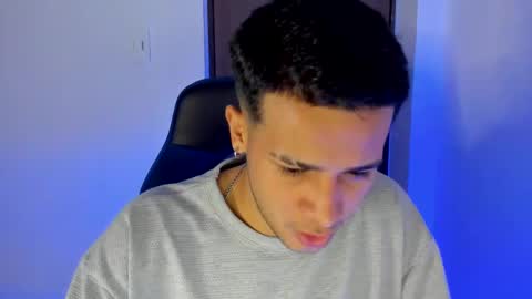 Independence model AbelAsburgo online show from 01/07/25, 04:50