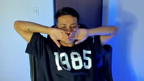 Independence model AbelAsburgo online show from 01/16/25, 05:00