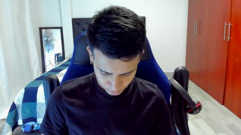 Independence model AbelAsburgo online show from 02/21/25, 03:45