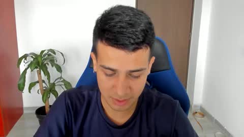 Independence model AbelAsburgo online show from 10/17/25, 07:16