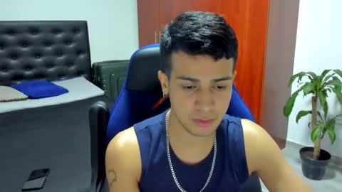 Independence model AbelAsburgo online show from 10/26/25, 12:38