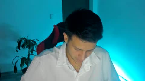 Independence model AbelAsburgo online show from 12/21/25, 06:31