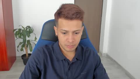 Independence model AbelAsburgo online show from 01/12/26, 07:52