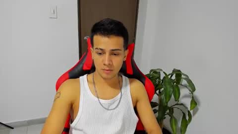 Independence model AbelAsburgo online show from 04/06/26, 12:52