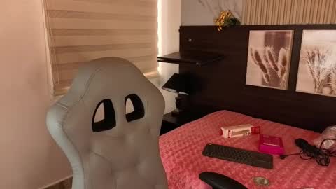 Abella online show from 10/10/25, 02:16