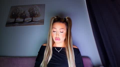Snapshot of abella_soleill chatting on 02/02/26, 06:34 abella_soleill online show from 02/02/26, 06:34