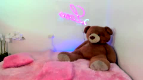  Abella and Kendra  online show from 01/09/25, 07:18