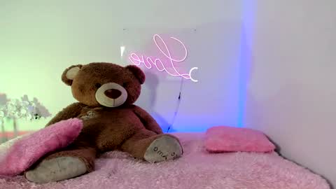  Abella and Kendra  online show from 02/03/25, 11:26