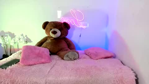  Abella and Kendra  online show from 02/11/25, 08:42