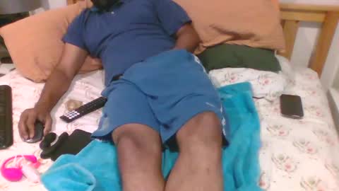 Snapshot of abhi_cam chatting on 12/11/24, 08:28 Naked Gentleman online show from 12/11/24, 08:28