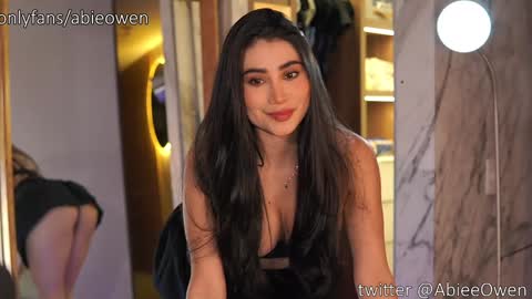 Snapshot of abie_owen chatting on 09/23/25, 12:13 abie_owen online show from 09/23/25, 12:13