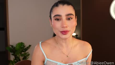 abie_owen online show from 06/03/26, 12:46
