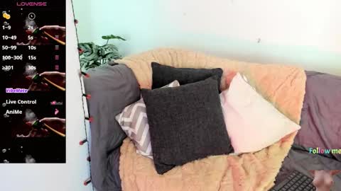 Snapshot of abigail_luna_ chatting on 11/11/25, 07:03 abi online show from 11/11/25, 07:03