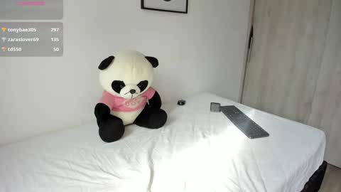 Snapshot of abigail_w chatting on 02/27/25, 02:00 abigail online show from 02/27/25, 02:00