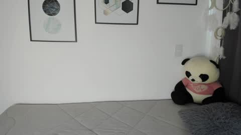 Snapshot of abigail_w chatting on 11/19/25, 04:29 abigail online show from 11/19/25, 04:29