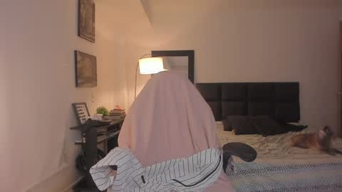 Snapshot of abigaill_13 chatting on 12/27/24, 10:16 Abigail online show from 12/27/24, 10:16