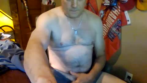 Snapshot of aboringguy chatting on 06/01/26, 01:57 aboringguy online show from 06/01/26, 01:57