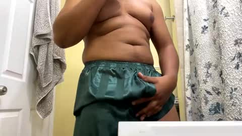 Snapshot of aboveaverage39 chatting on 10/13/25, 11:21 aboveaverage39 online show from 10/13/25, 11:21