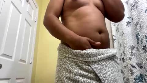 Snapshot of aboveaverage39 chatting on 10/29/25, 07:43 aboveaverage39 online show from 10/29/25, 07:43