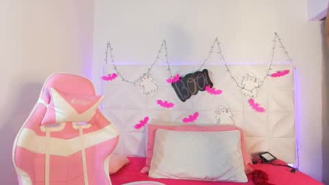 Abril  online show from 10/29/25, 09:33